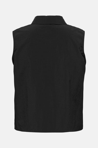 Chemise à manches courtes noire de JDY, vue de dos avec un col classique.