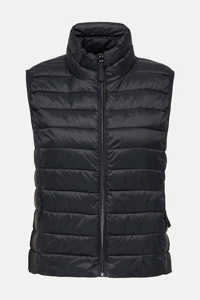 Zwart mouwloos vest van ONLY, met ritssluiting over de gehele lengte en opstaande kraag.