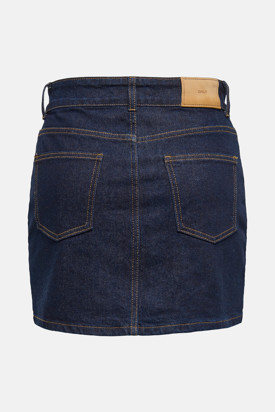 Korte donkerblauwe spijkerrok van ONLY, met zichtbare achterzakken en merklabel.
