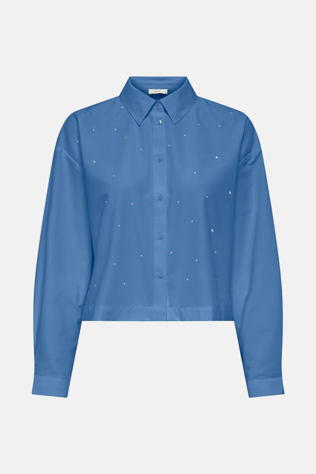 Blauwe blouse met lange mouwen van JDY, versierd met kleine glinsterende strassteentjes, korte pasvorm en knoopsluiting.