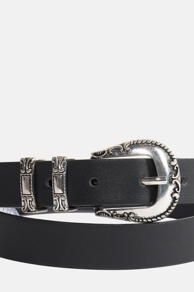 ONLY® zwarte riem met decoratieve zilverkleurige metalen gesp en riemlussen.