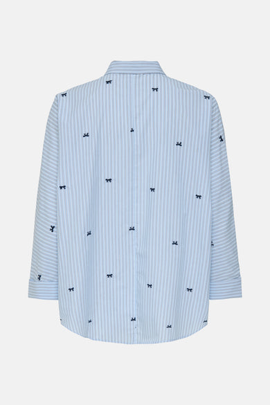 Chemise à manches longues bleue à rayures, de ONLY®, avec motifs brodés de nœuds papillon.