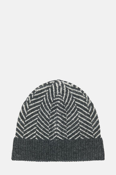 Bonnet gris à motifs chevrons, par JDY, avec une texture tricotée et un revers uni.