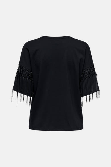 Zwart T-shirt van ONLY, met macramédetails en franjes aan de mouwen.