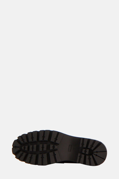 Chaussures plates noires de ONLY, semelle à crampons et logo de la marque visible