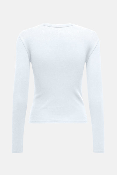 Wit T-shirt met lange mouwen van ONLY, in ribgebreide stof, achterzijde.