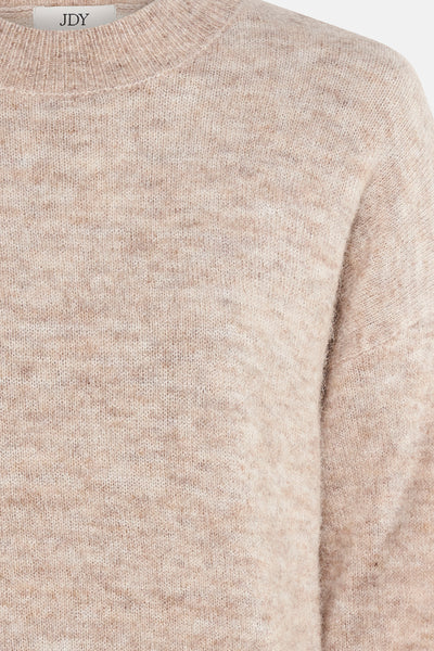 Beige ronde hals trui van JDY, in pluizig breisel met gemêleerde textuur.