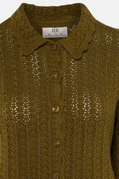 Cardigan vert en maille ajourée de JDY, avec col classique et boutonnage frontal.
