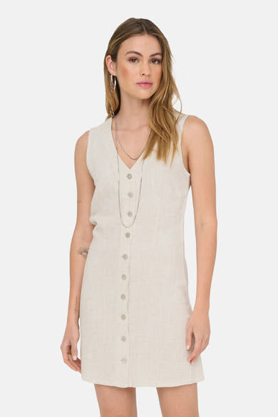 Robe écru de ONLY® sans manches en toile texturée, boutonnée sur le devant, avec collier et boucles d'oreilles.
