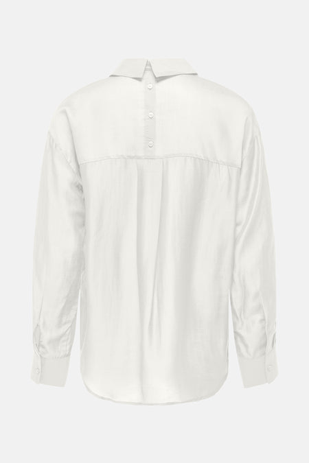 Chemise blanche à manches longues de JDY, avec fermeture boutonnée au dos et ourlet arrondi.