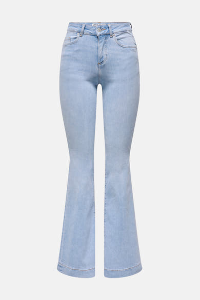 Lichtblauwe uitlopende jeans van ONLY, klassieke bootcut in denim, met zakken en riemlussen.