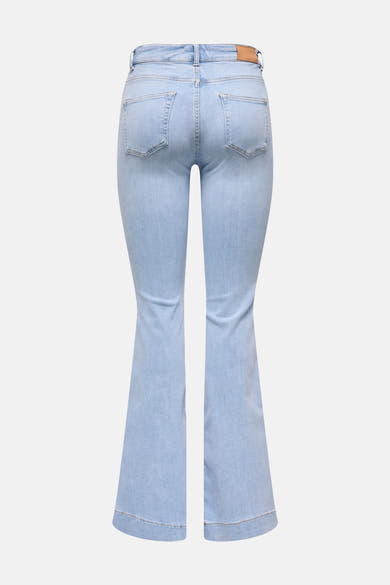 Lichtblauwe flared jeans van ONLY, met klassieke achterzakken en rafelzomen.