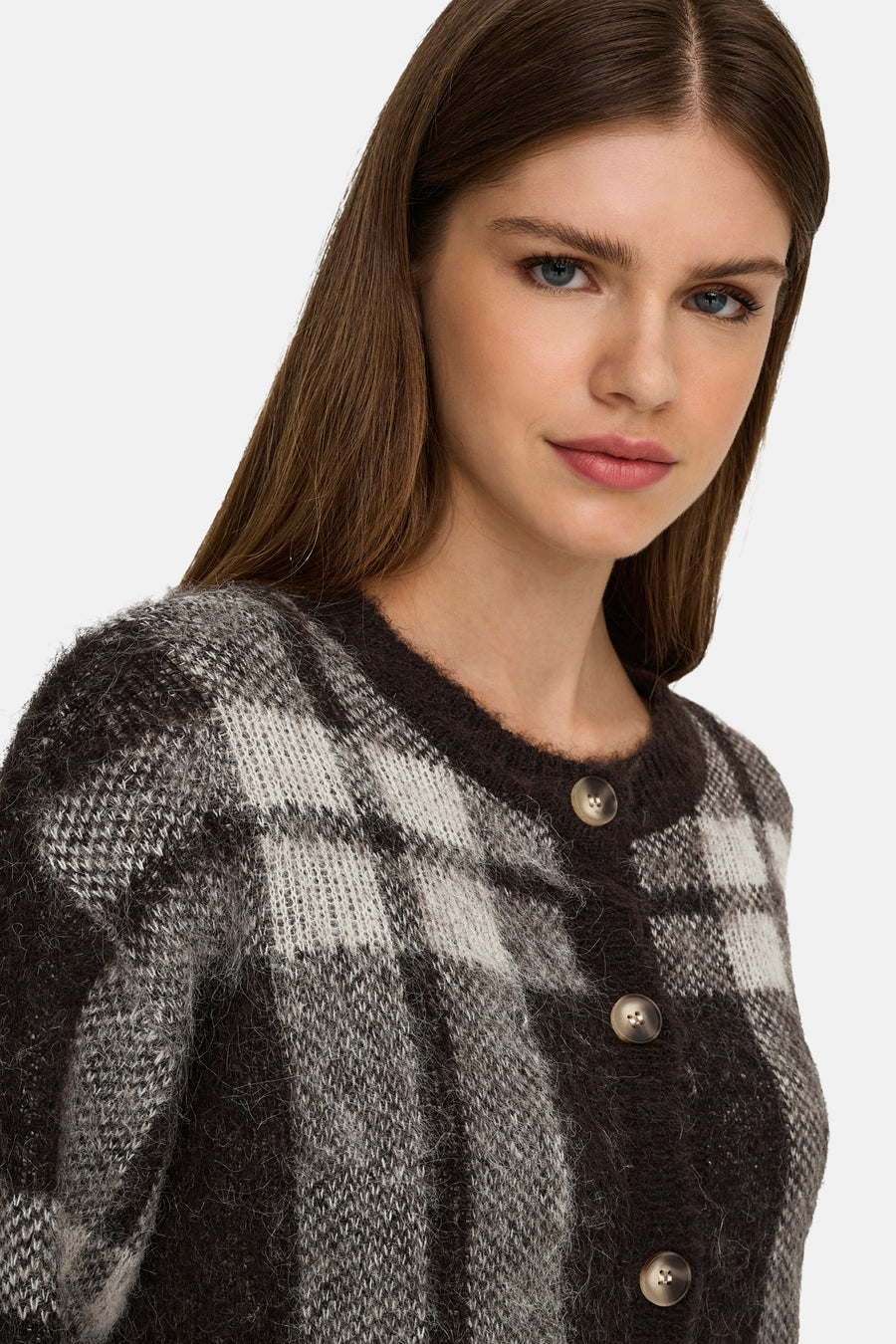 Bruine geruite cardigan van ONLY, met een knoopsluiting en een zachte textuur.