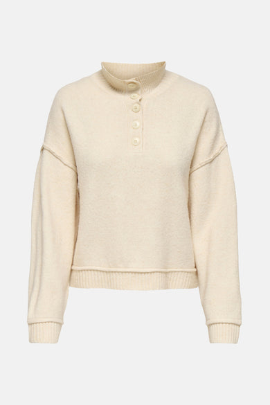 Beige trui van ONLY, met een kraag en knopen.