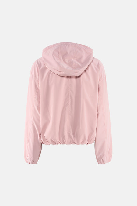 Veste courte rose de ONLY®, avec capuche et manches longues, vue de dos.
