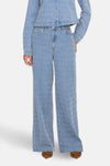 Jean coloré en denim bleu clair de JDY, avec motif ondulé texturé.