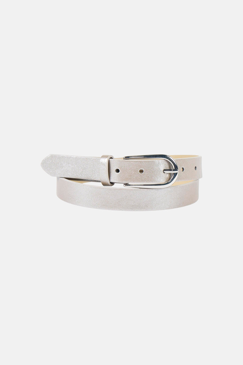 Ceinture argentée de ONLY, avec une boucle en métal argenté et des perforations régulières.