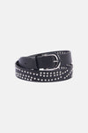 Zwarte riem van ONLY, versierd met zilveren studs en metalen gesp, met verstelgaten.