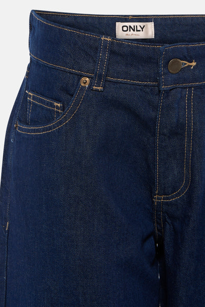 Jean large bleu denim de ONLY, avec des coutures contrastantes et une poche plaquée.