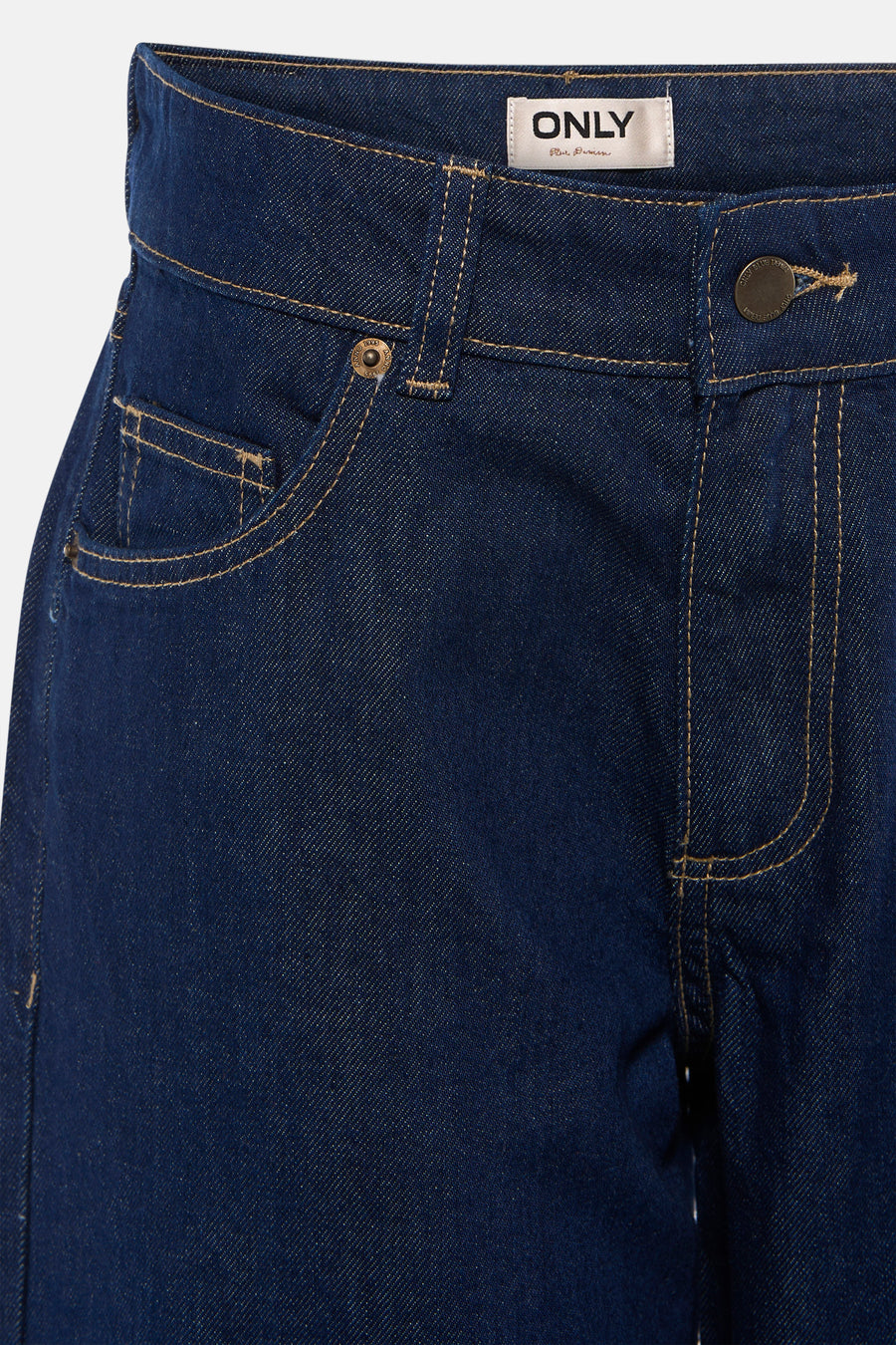 Jean large bleu denim de ONLY, avec des coutures contrastantes et une poche plaquée.