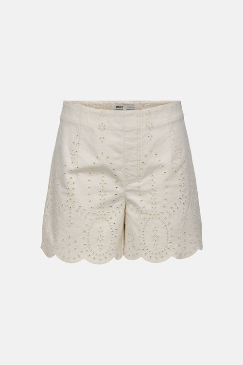 Short beige de ONLY® avec broderie anglaise et ourlet festonné.