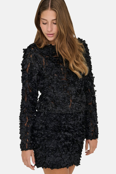 Zwarte blouse met lange mouwen van ONLY, versierd met getextureerde bloemenprints.