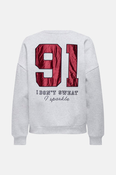 Sweat-shirt gris chiné de ONLY, avec grand numéro 91 bordeaux et inscription brodée au dos.
