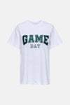 Wit T-shirt met korte mouwen van ONLY, met groene en zwarte "GAME DAY" belettering.