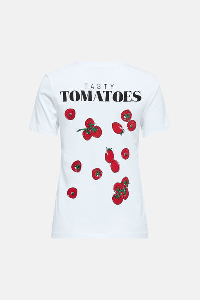 T-shirt blanc à manches courtes de ONLY, avec motif imprimé de tomates et texte décoratif.
