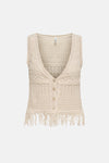 Beige gebreid vest van ONLY, met decoratieve franjes aan de onderkant, opengebreid patroon en gehaakte textuur.
