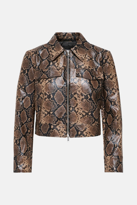 Korte meerkleurige jas van ONLY, met slangenprint, zilveren ritssluiting en klepzakken.
