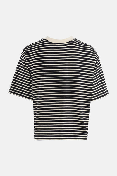 T-shirt à manches courtes multicolore de JDY, rayé horizontalement en noir et blanc, avec un col rond couleur crème.