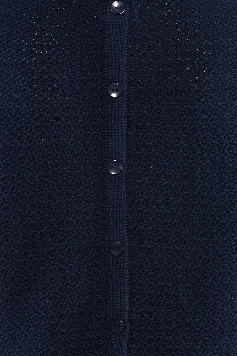 T-shirt bleu de JDY en maille mouchetée avec patte à cinq boutons foncés.