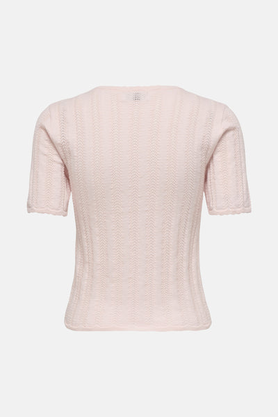 Pull rose pâle à manches courtes de JDY, vu de dos, avec motif ajouré vertical et bords festonnés.
