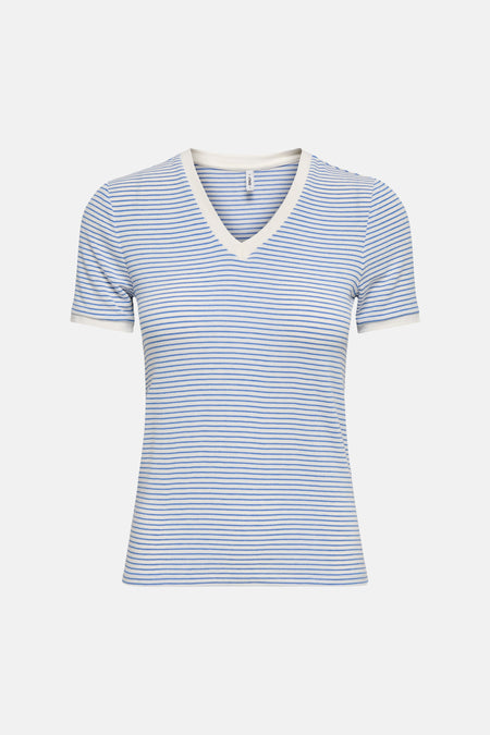 Wit T-shirt met blauwe strepen van ONLY® met korte mouwen en effen lichte kraag en manchetten, achtergezicht.