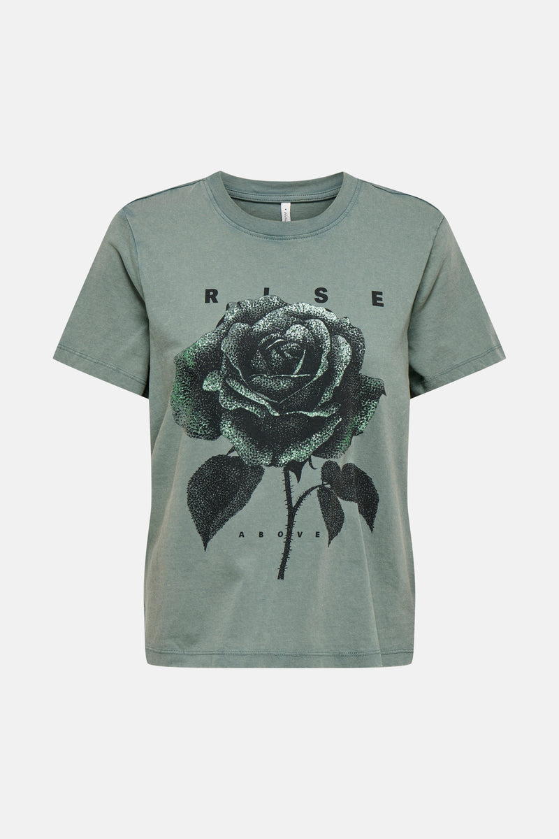 T-shirt vert de ONLY, imprimé d'une rose noire avec le texte "Rise Above".