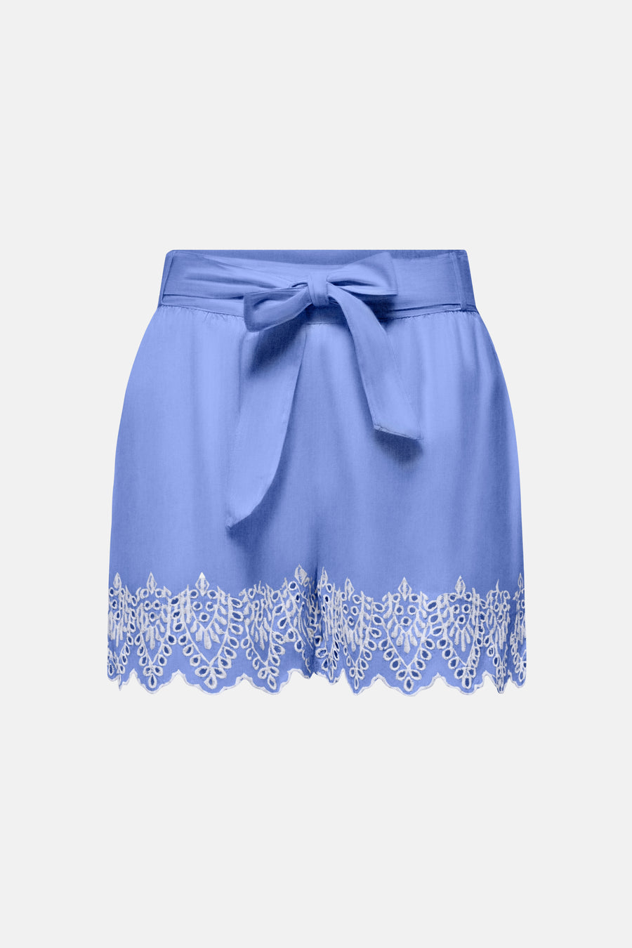 Short bleu de ONLY, avec une ceinture à nouer et une bordure en dentelle blanche.
