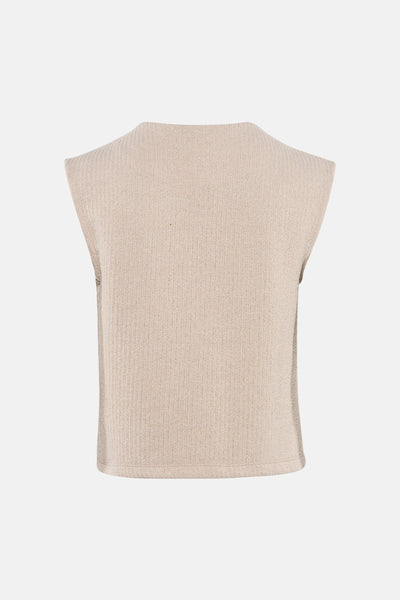 Gilet beige de ONLY®, en maille texturée, sans manches, sur fond uni.
