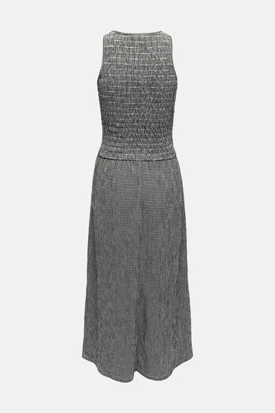 Robe noire de ONLY®, à motif pied-de-poule sur toute la surface, coupe midi et sans manches.