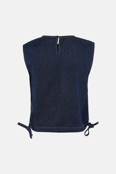 Top in donkerblauwe jeans van ONLY®, mouwloze rug met knoopsluiting en striklinten aan de zijkanten.