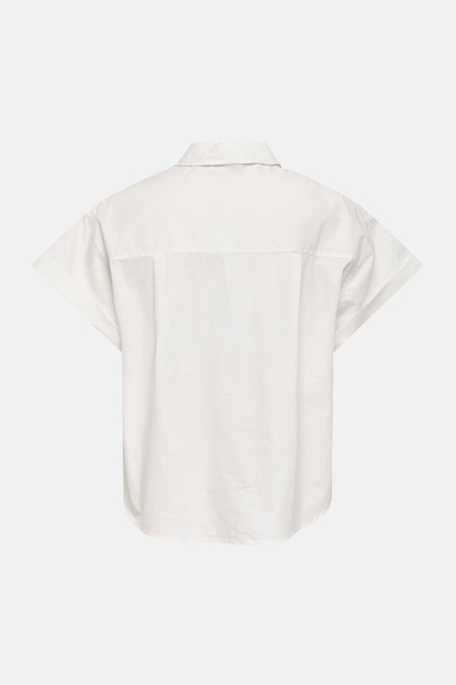 Chemise blanche à manches courtes de ONLY®, vue de dos avec un empiècement.
