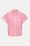 Roze blouse met korte mouwen van ONLY, van achteren gezien met kraag, pas en afgeronde zoom.
