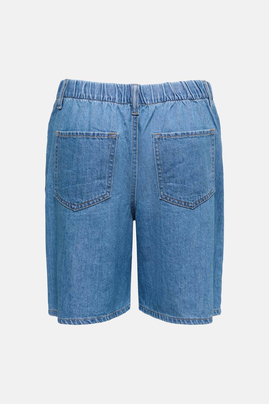 Lichtblauwe spijkerbroekshorts van JDY, achterkant, met elastische tailleband en achterzakken.