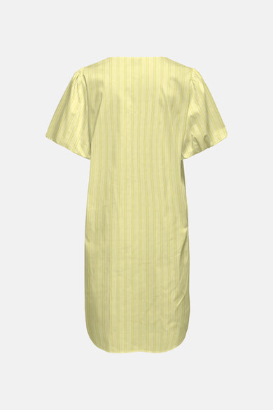 Robe jaune à rayures verticales de JDY, à manches courtes bouffantes et ourlet arrondi, vue de dos.