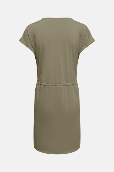 Kaki jurk van ONLY®, achterkant met korte opgerolde mouwen, elastische taille en afgeronde zoom.