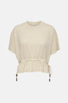 Blouse beige de ONLY® à manches courtes, col rond et cordon de serrage avec perles en bois.