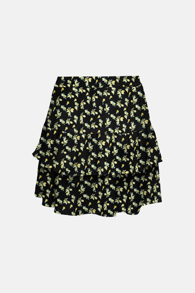 Jupe courte noire de ONLY® à motif citrons jaunes et volants superposés.