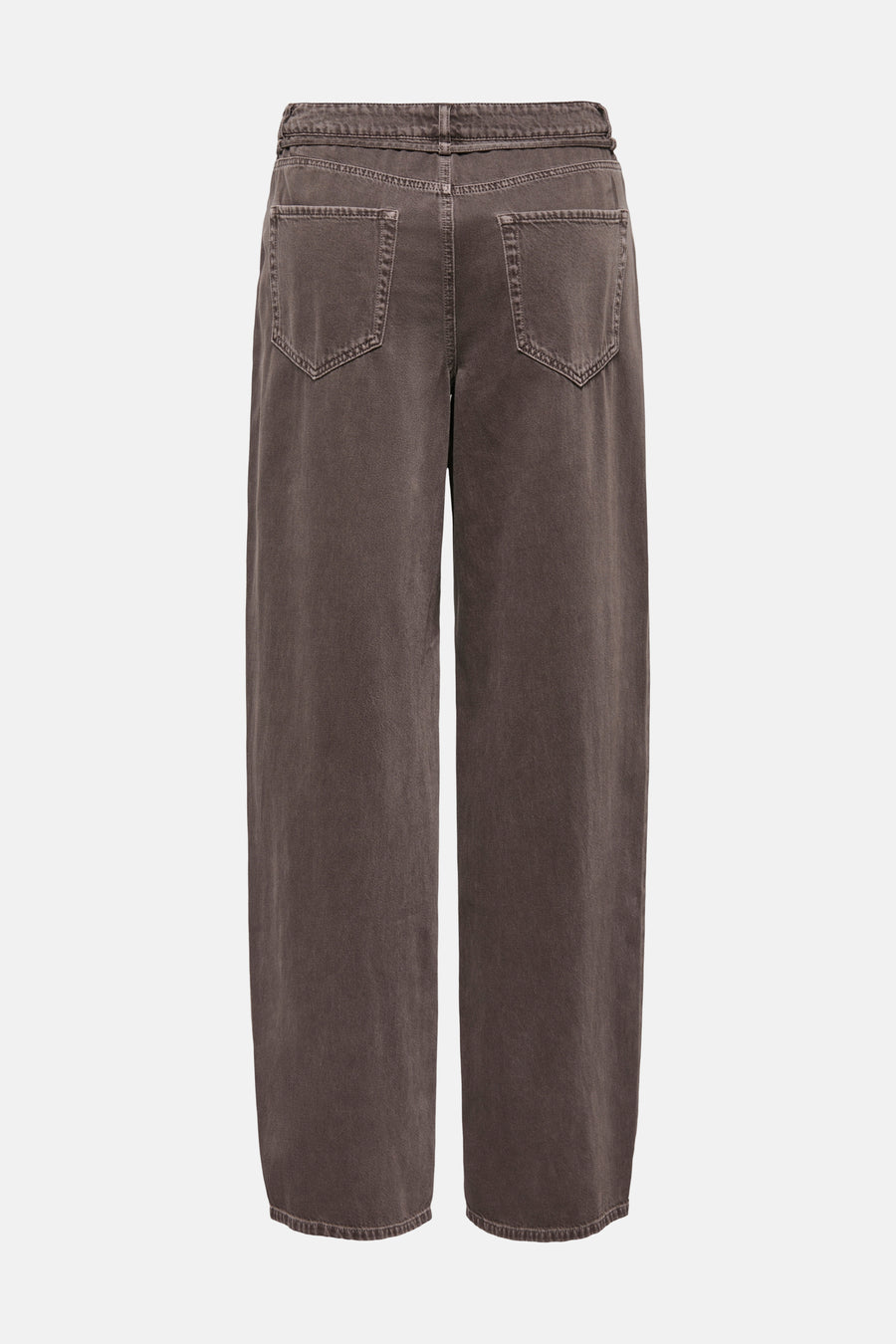 Jeans coloré brun par ONLY® avec des poches arrière, et une coupe ample sur fond uni.
