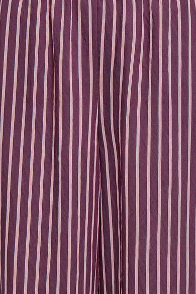 Paarse broek van ONLY® met witte verticale strepen en licht gestructureerde stof.