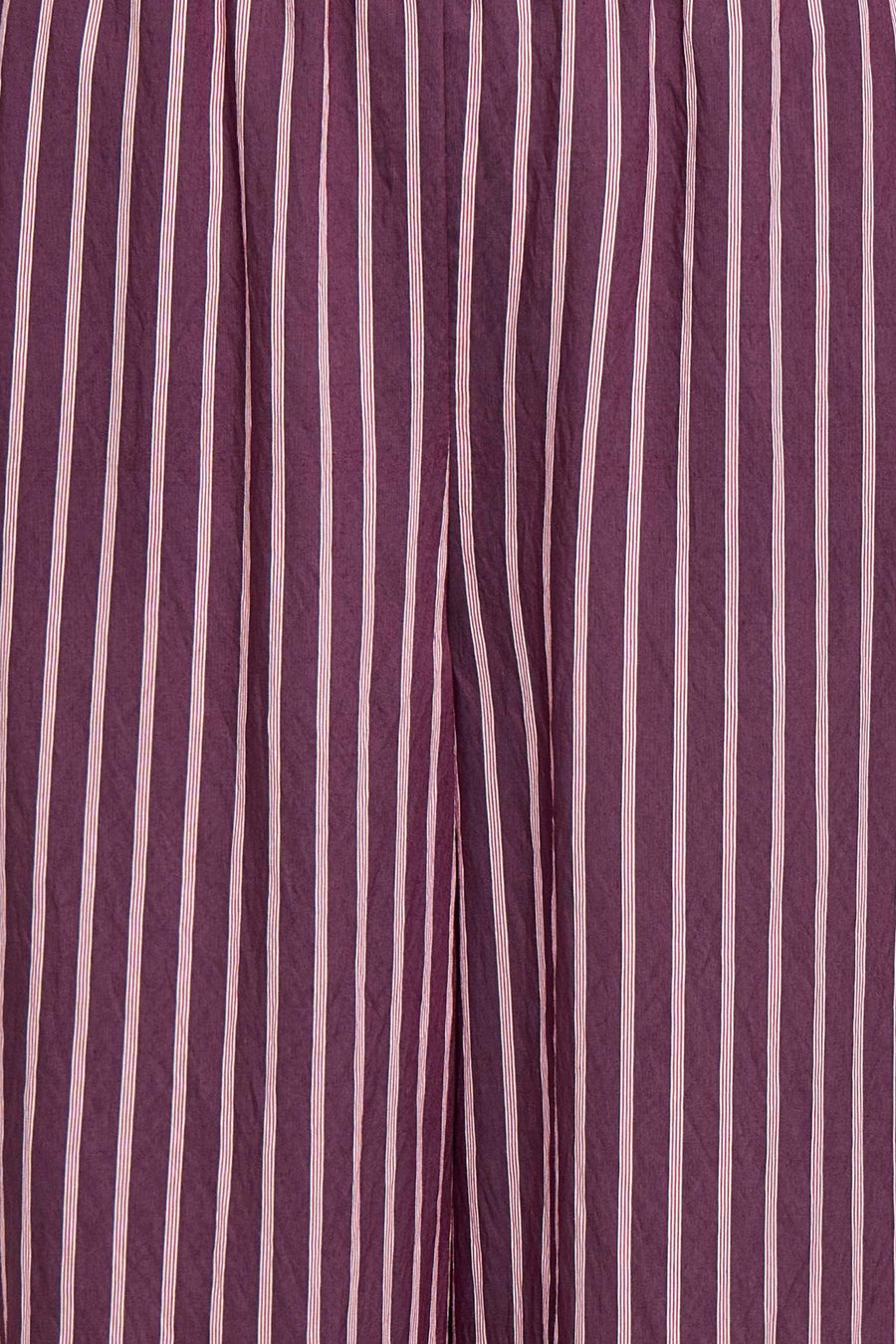 Paarse broek van ONLY® met witte verticale strepen en licht gestructureerde stof.